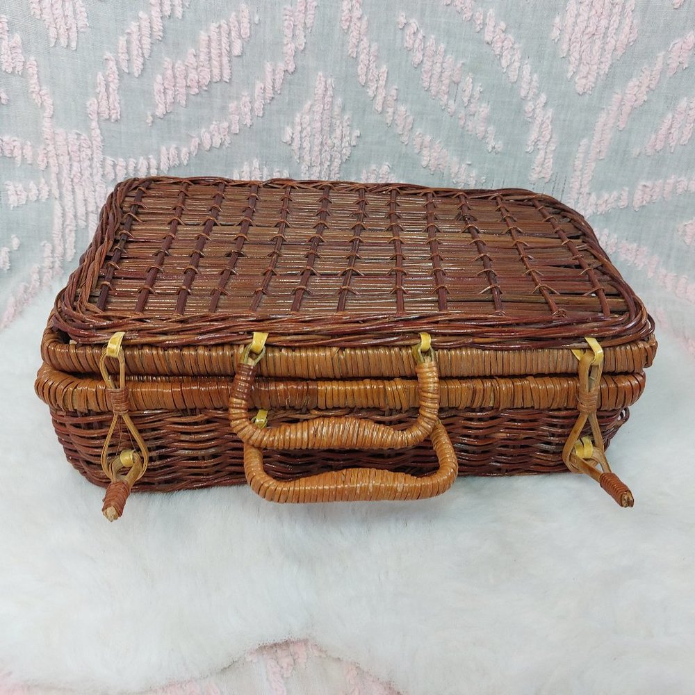 Vintage Woven Straw Rattan Wicker Large Carrying Case Suitcase with Lid Hinge